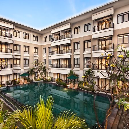 Grand Kuta Hotel And Residence Легиан Экстерьер фото