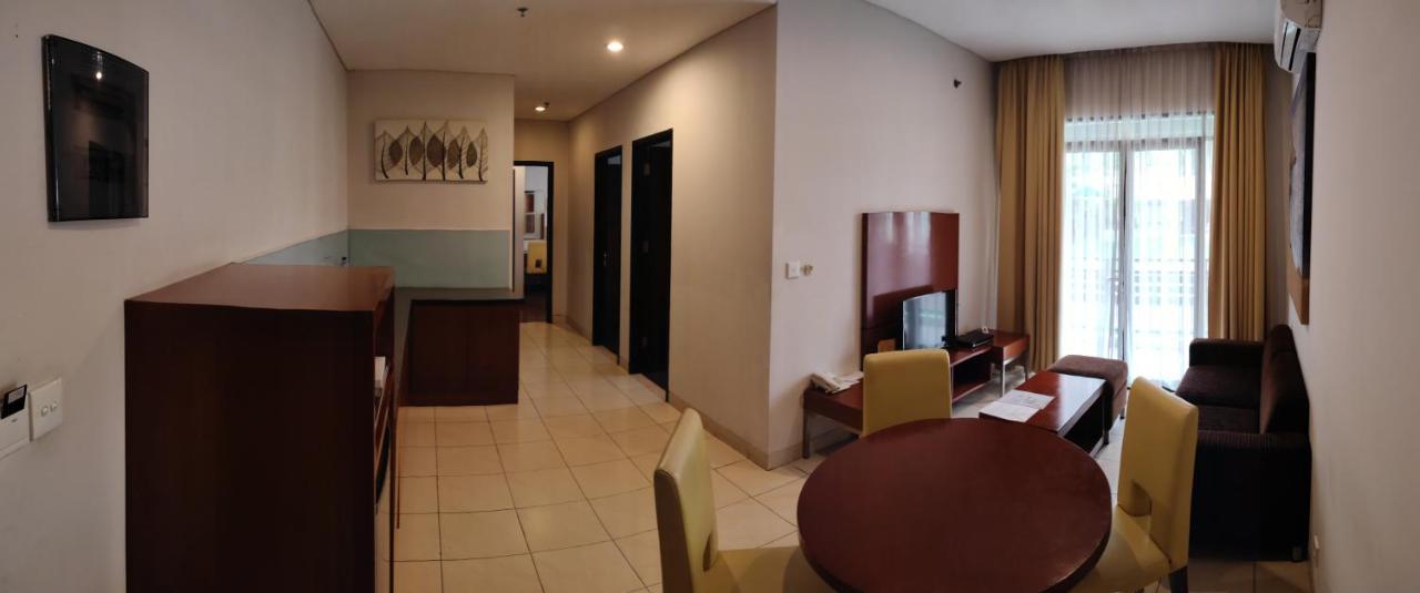 Grand Kuta Hotel And Residence Легиан Экстерьер фото