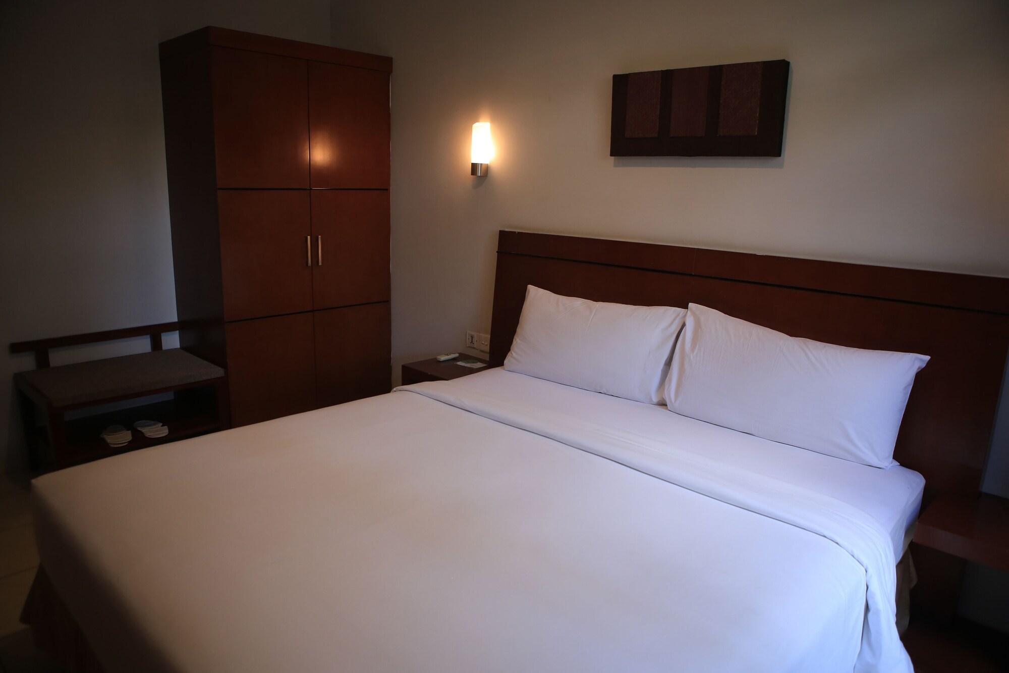 Grand Kuta Hotel And Residence Легиан Экстерьер фото
