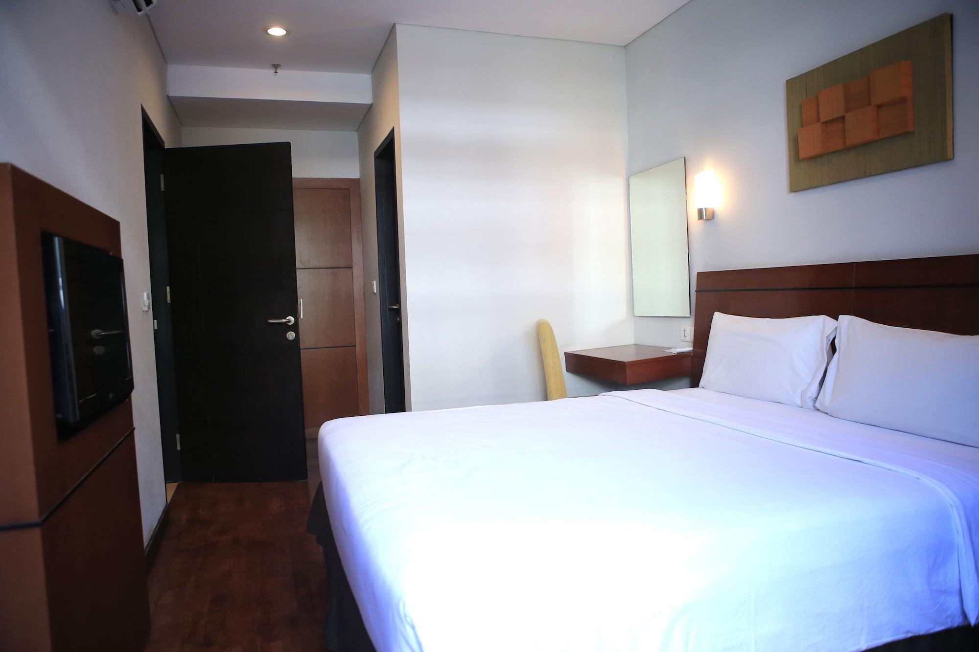 Grand Kuta Hotel And Residence Легиан Экстерьер фото