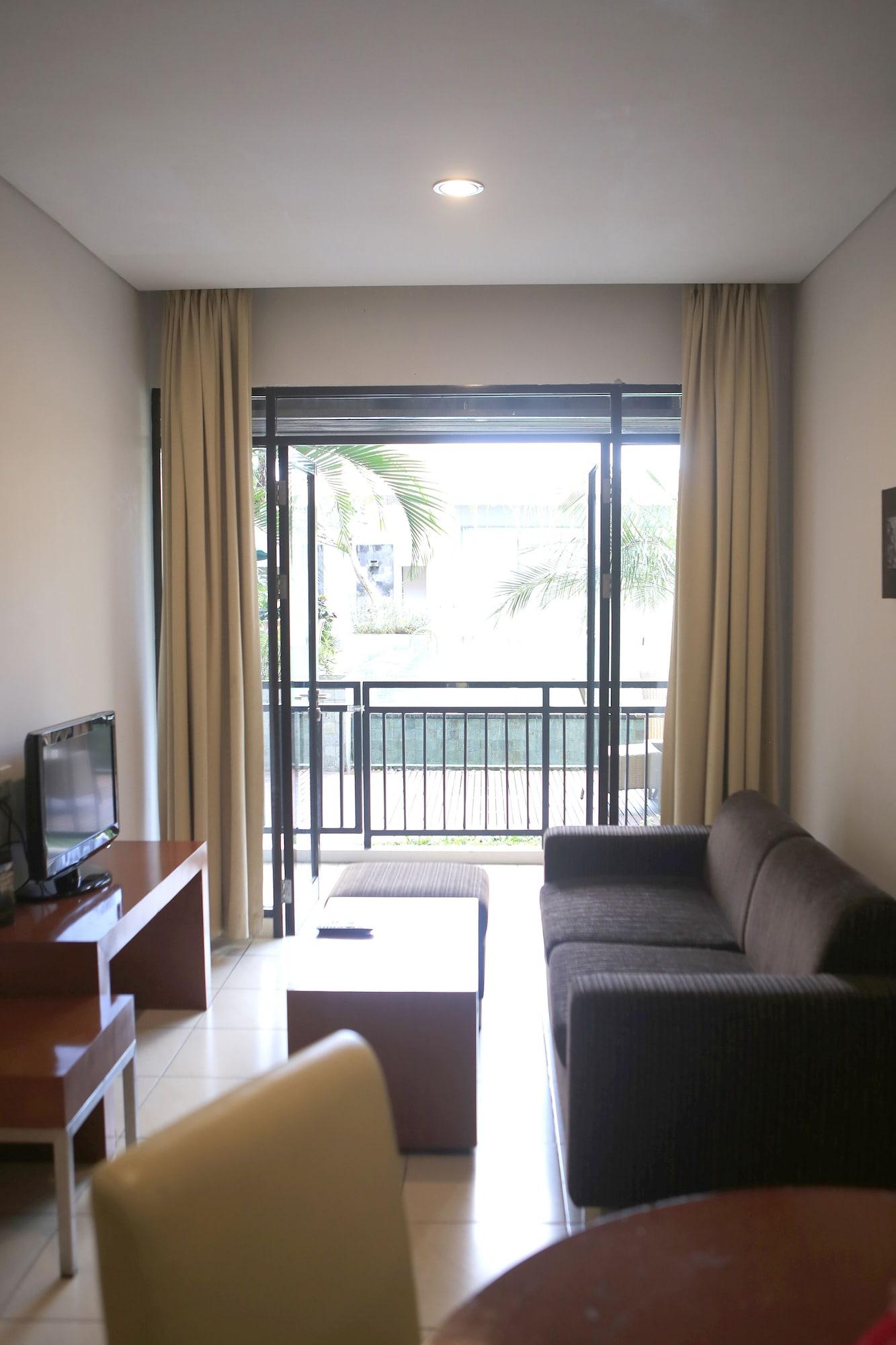 Grand Kuta Hotel And Residence Легиан Экстерьер фото
