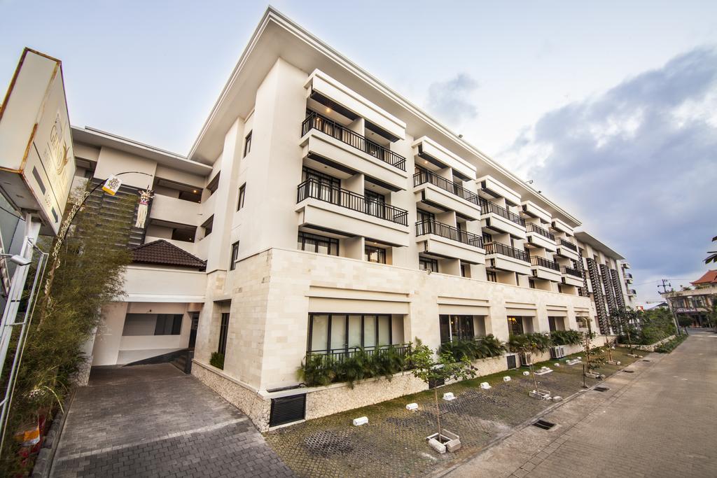 Grand Kuta Hotel And Residence Легиан Экстерьер фото