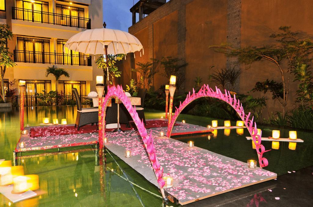 Grand Kuta Hotel And Residence Легиан Экстерьер фото