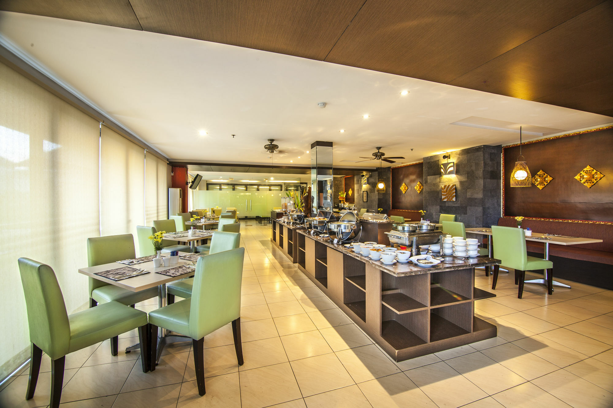 Grand Kuta Hotel And Residence Легиан Экстерьер фото